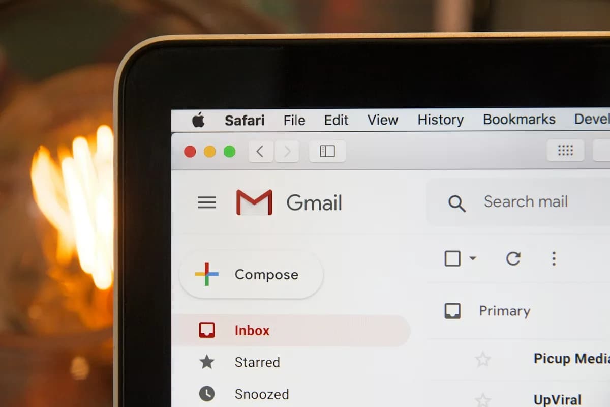 Firmen-E-Mail